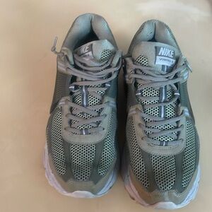 Mens Sz 12 Nike Zoom Vomero 5